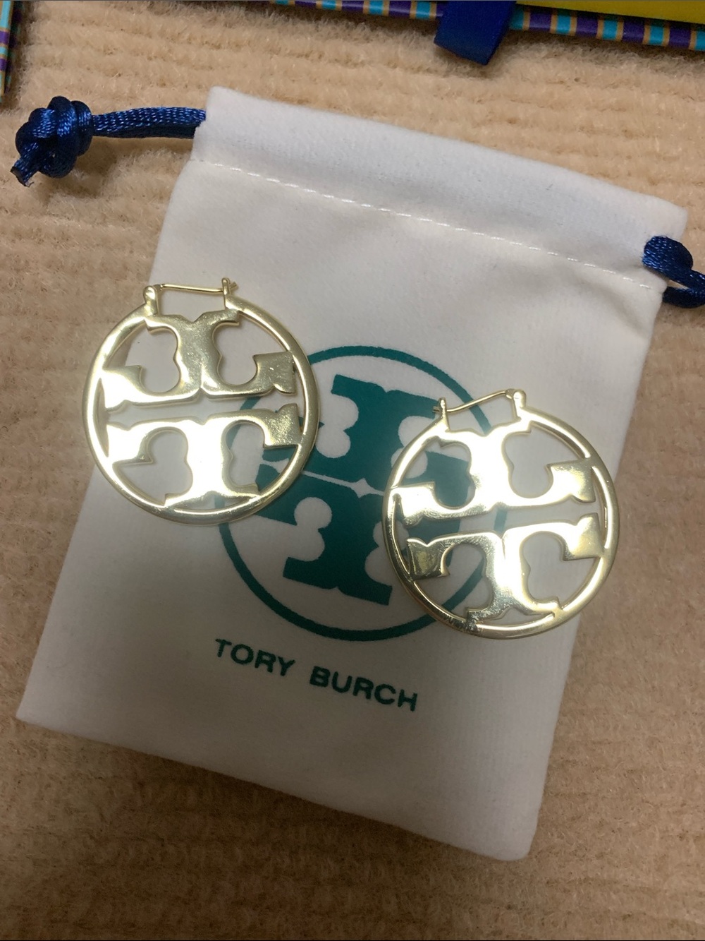 Tory Burch Gold and White Logo  Large Drop Hoop Earrings - Picture 4 of 5